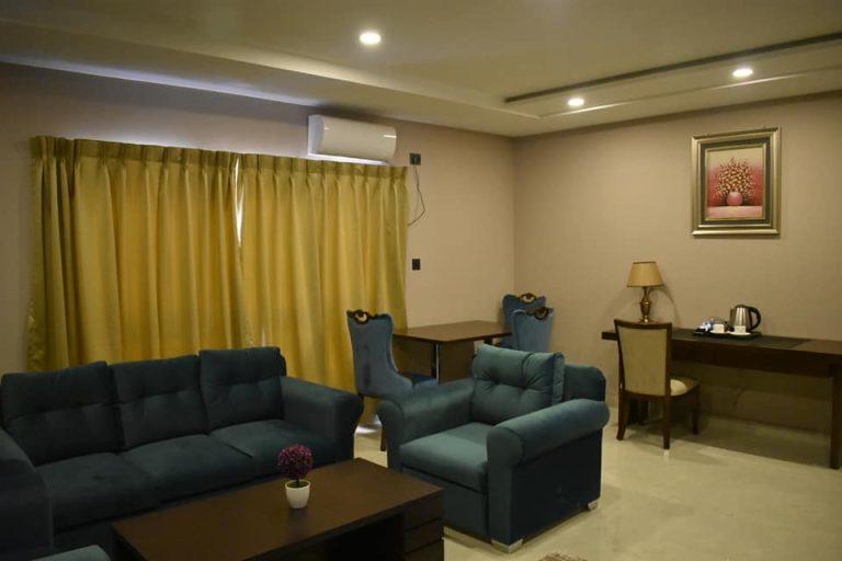 51037691_799146577110074_234825618921881600_n